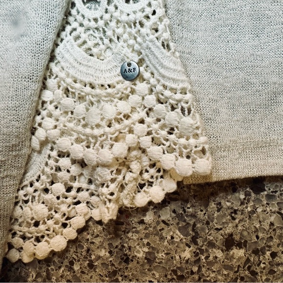 Abercrombie & Fitch Women's Top - Size Small ⭐🤍 - Picture 7 of 8